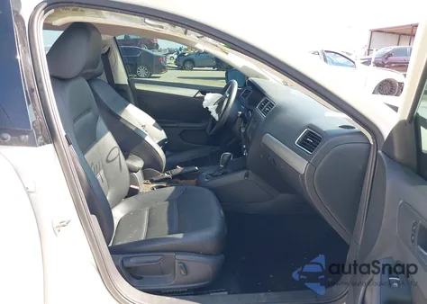 2013 Volkswagen Jetta 2.5L Se z USA, uszkodzony, nr VIN 3VWDP7AJ4DM423113